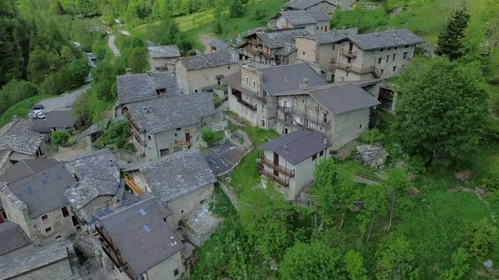 Vue aérienne - Alpine Baita with Mountain Views in Canosio