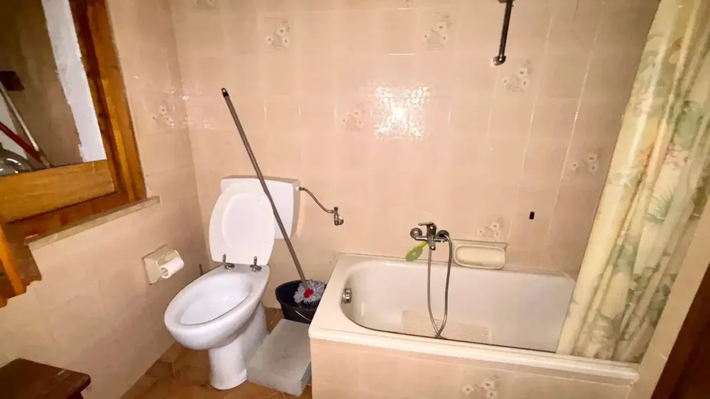 Twin-Storey Apartment with Garden in Quargnento