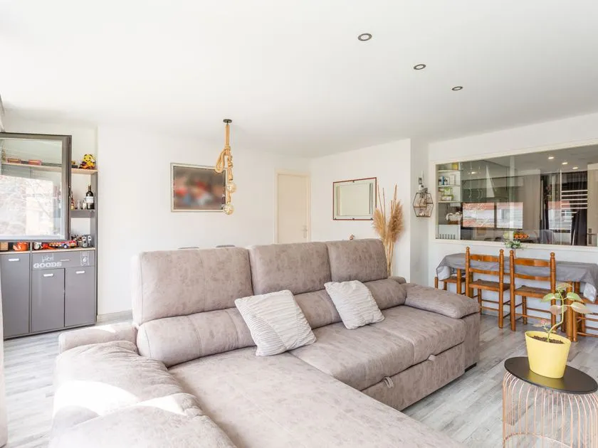 Elutuba - Bright Apartment with Garage in Pamplona