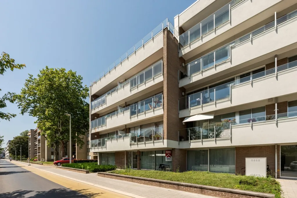 Exterior - Central Apartment with Private Parking in Beveren
