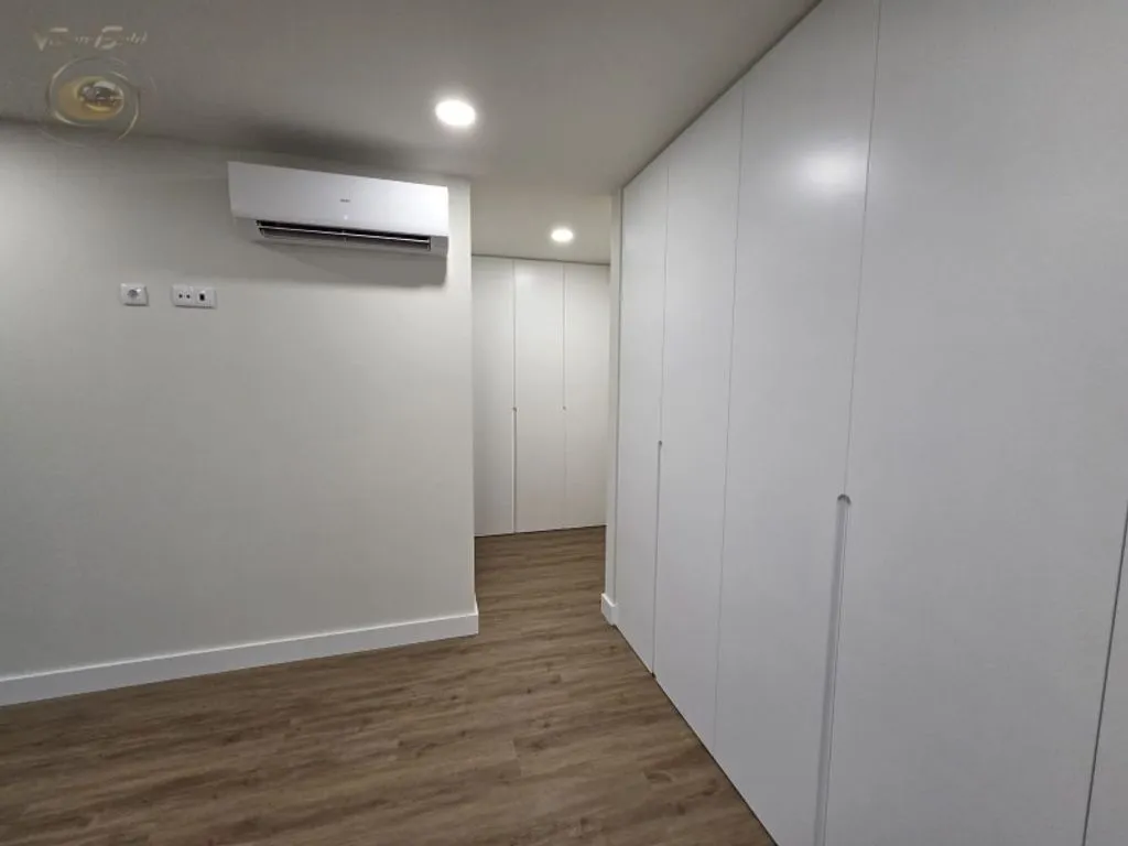 Pièces - Luxury Semidetached House with Garden in Aradas