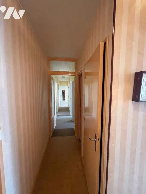 Entrée - Appartement avec balcon et garage à Rennes