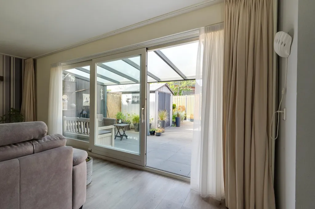 Séjour - Corner House with Overhang in Hoorn