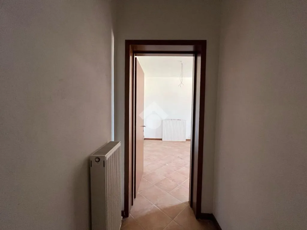 Hallway - Trilocale with Private Garage in Cadeo