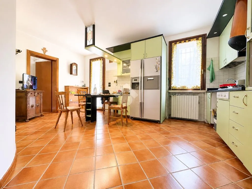 Cuisine - Independent Villa with Garden in Sorgà