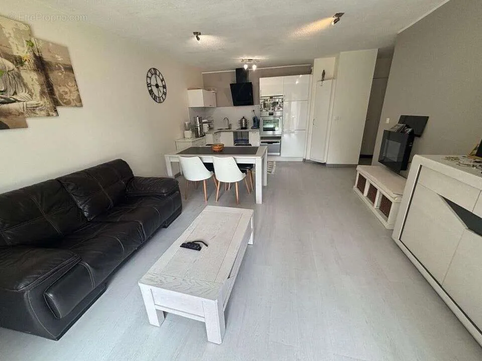 Séjour - Appartement T3 avec Jardin à Marseille-13e