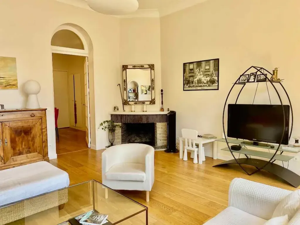 Elutuba - Stone House with Patio in Saint Bruno
