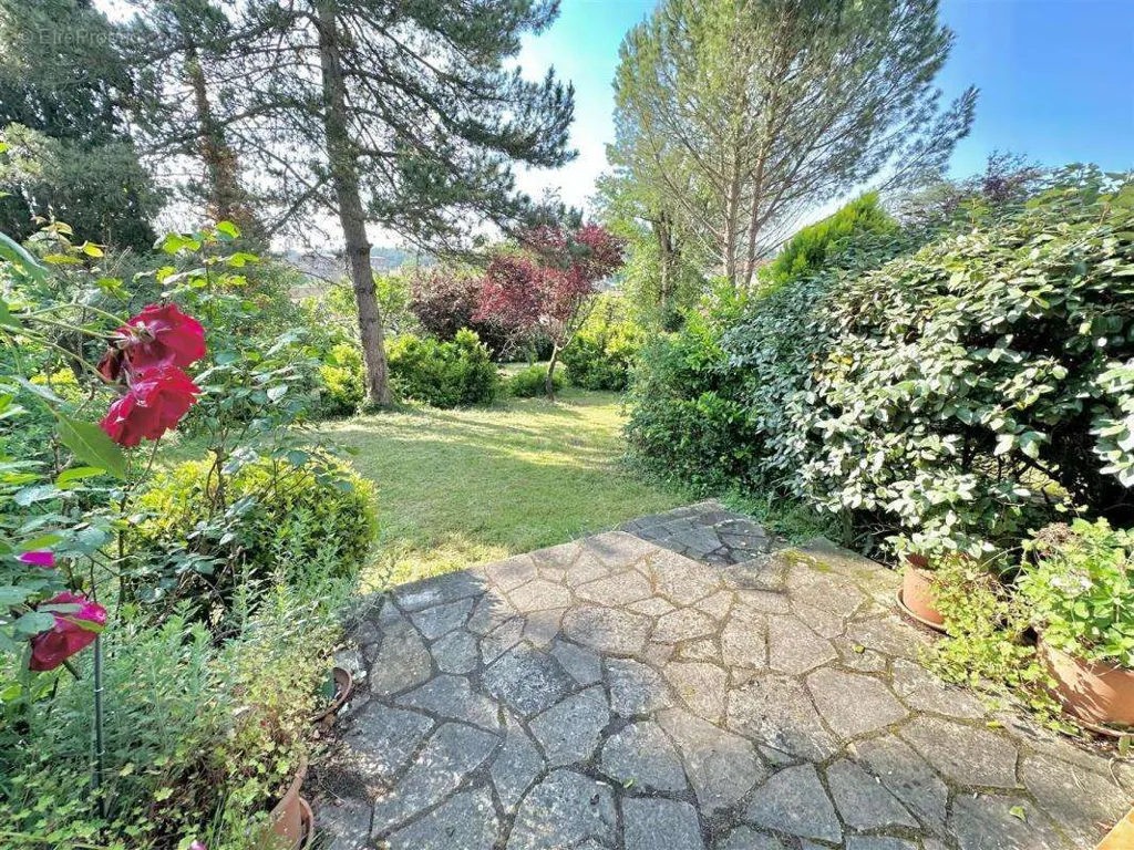 Jardin - Maison de 5 Chambres avec Piscine à Cahors