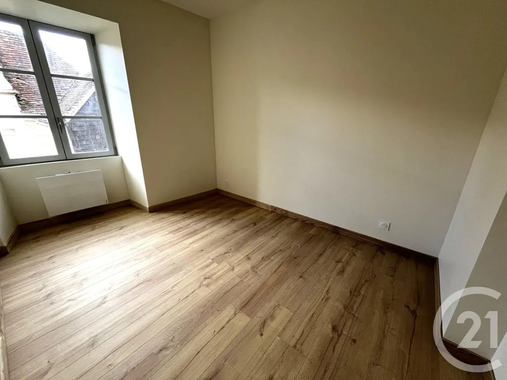 Toad - 3-Bedroom Apartment with Open Kitchen in Argentan