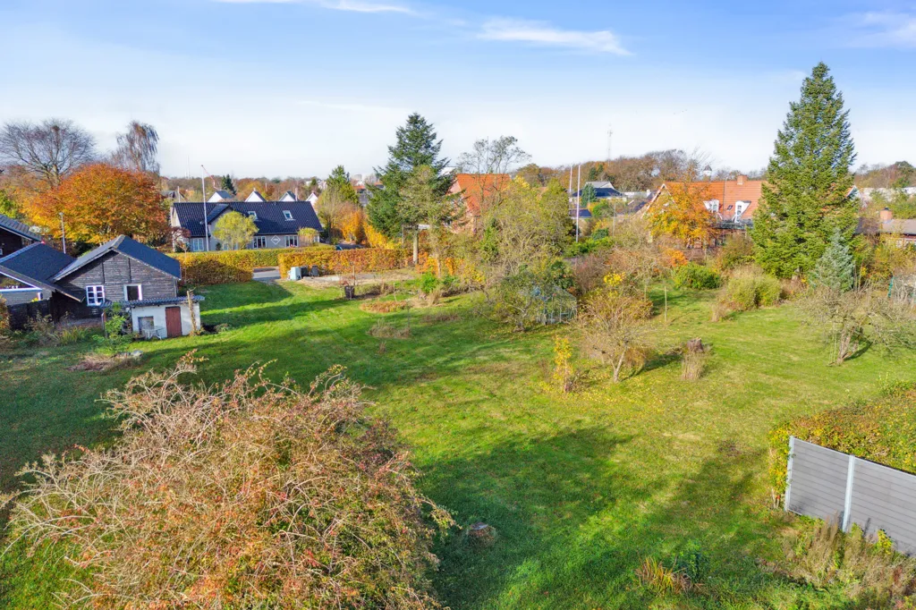 Õhuvaade - Buildable Plot with Garden in Brande