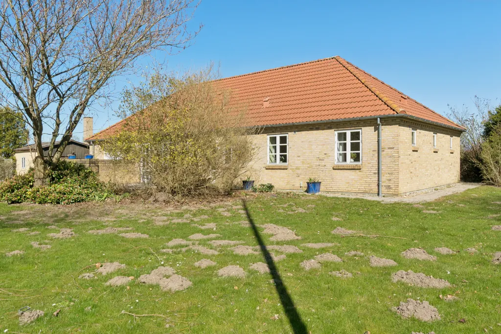 Esterno - Elevated Villa with Garden Views near Ellinge