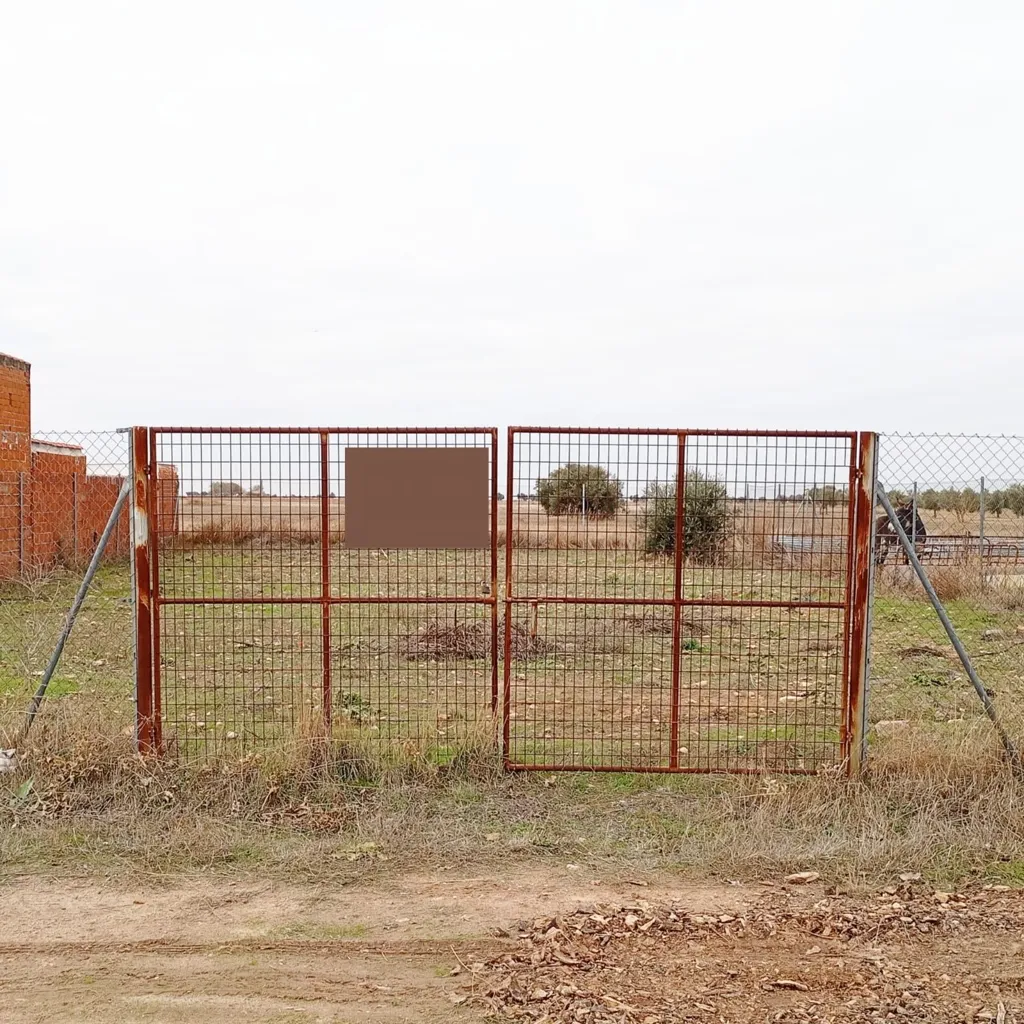 Jardin - Rustic Plot in Tranquil Yepes, Toledo