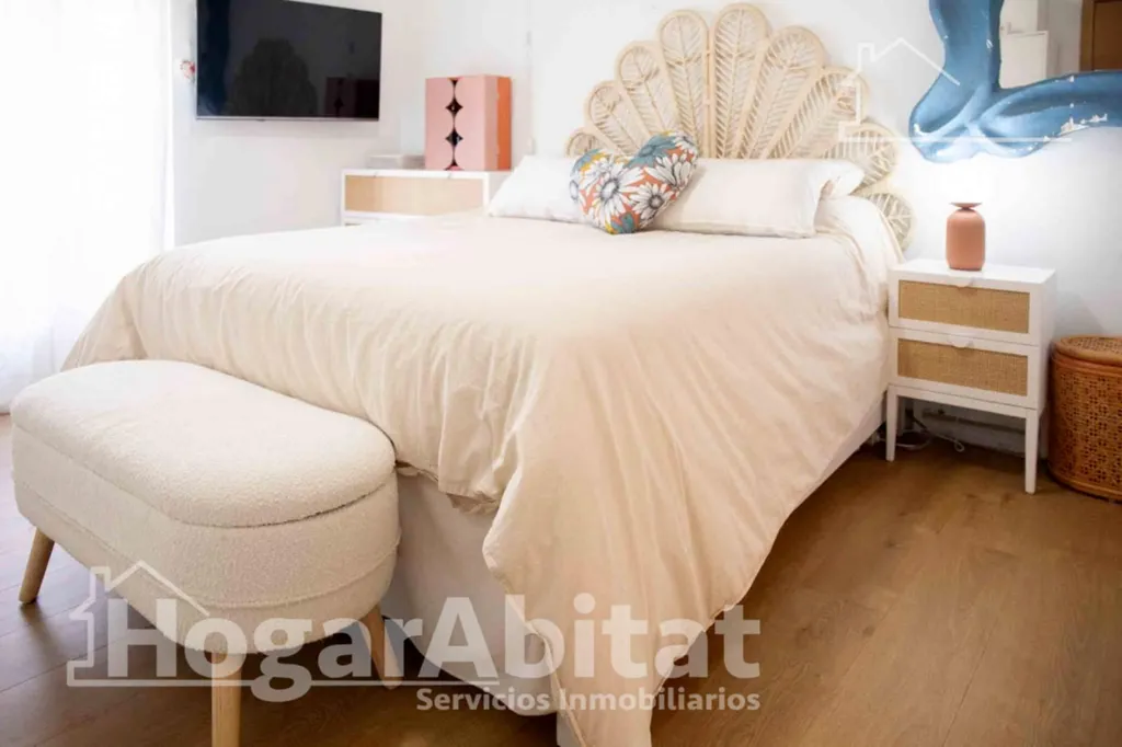 Magamistoad - House with Large Terrace in Manises