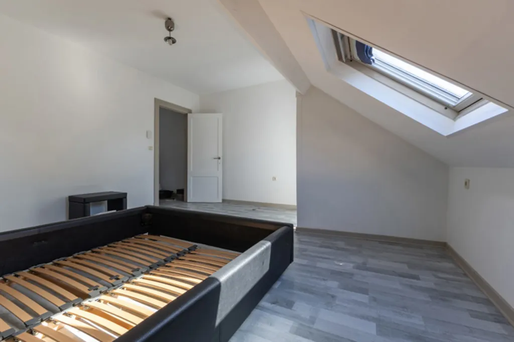 Magamistoad - Five-Bedroom House with Terrace in Central Location