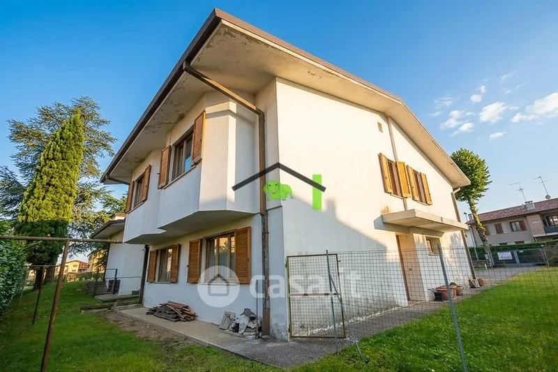 Välivaade - Villa with Private Garden in Maniago