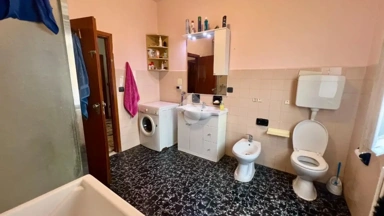 Salles de bain - Central Apartment with Balcony in Novellara