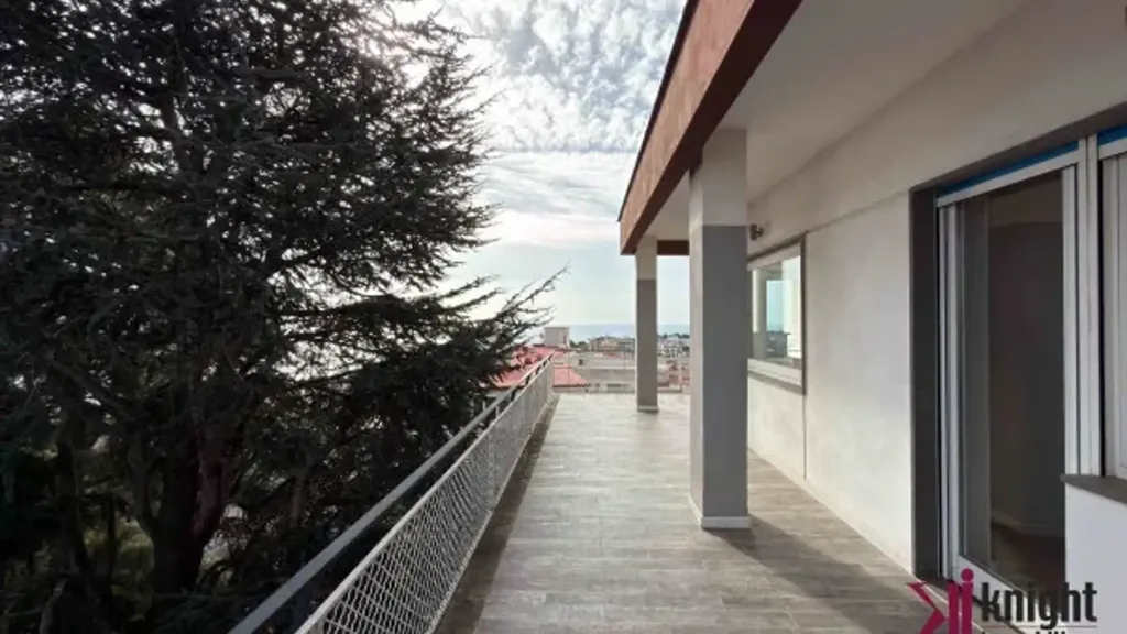 Balcon - Luxury Penthouse with Panoramic Views in Naples