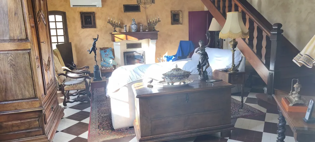 Chambres - Demeure de Caractère avec Piscine à Montpon-Ménestérol