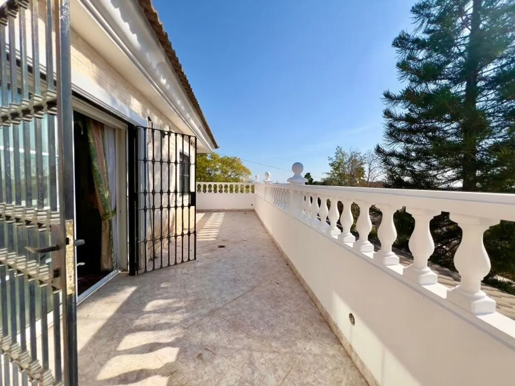 Rõdu - Luxury Chalet with Pool in San Vicent del Raspeig