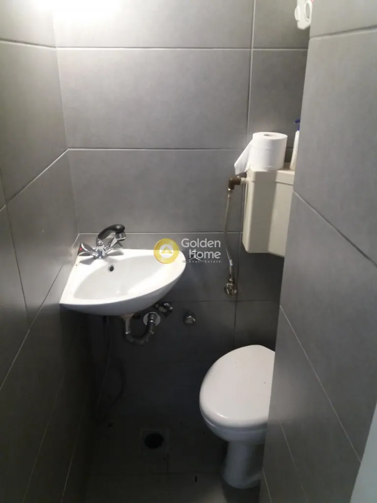 Salles de bain - Office Space with Double Glazing in Alimos - Kalamaki