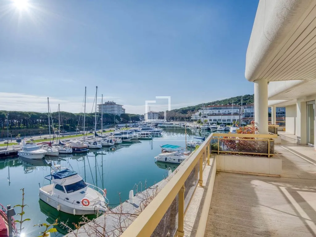 Terrass - Luxury Corner Apartment with Terrace in Port d'Aro