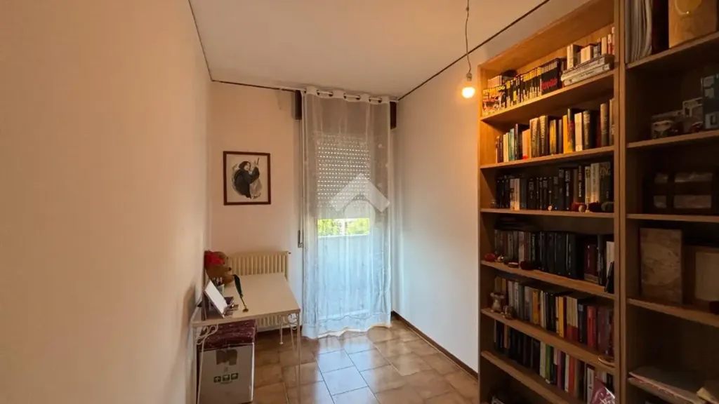 Kabinet - 3-Bedroom Apartment with Balcony in Cadoneghe