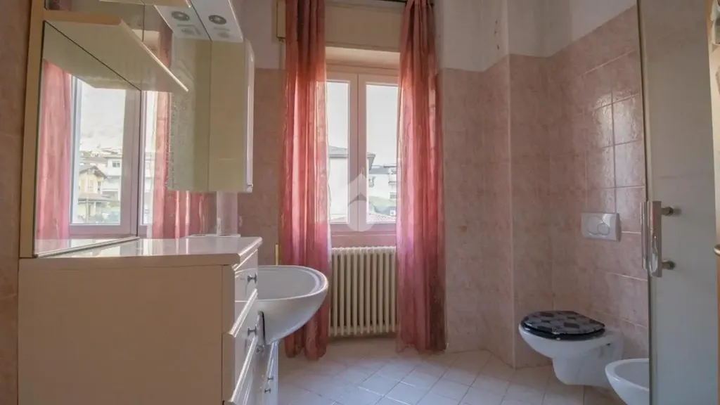 Vannitoad - Quadrilocale with Balcony in Lumezzane