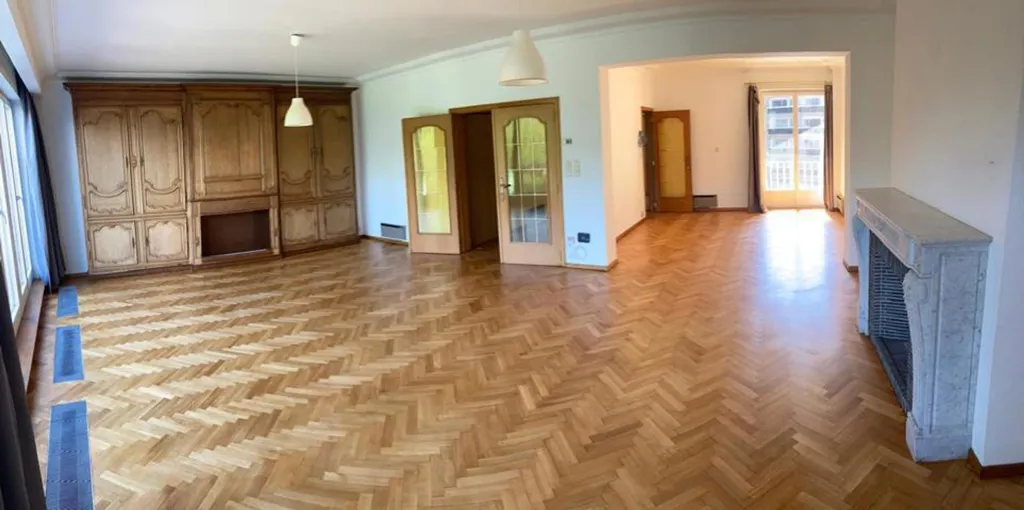 Soggiorno - Spacious Apartment with Terrace in Charleroi