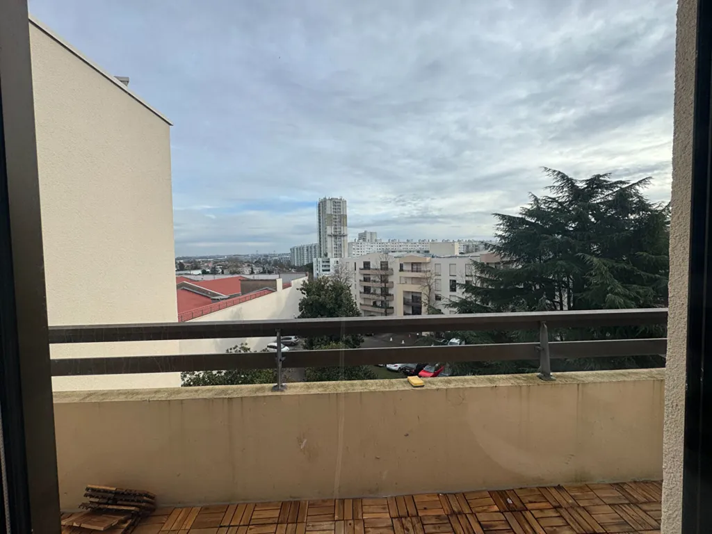 Rõdu - 3-Bed Apartment with Balcony View in Le Bouscat