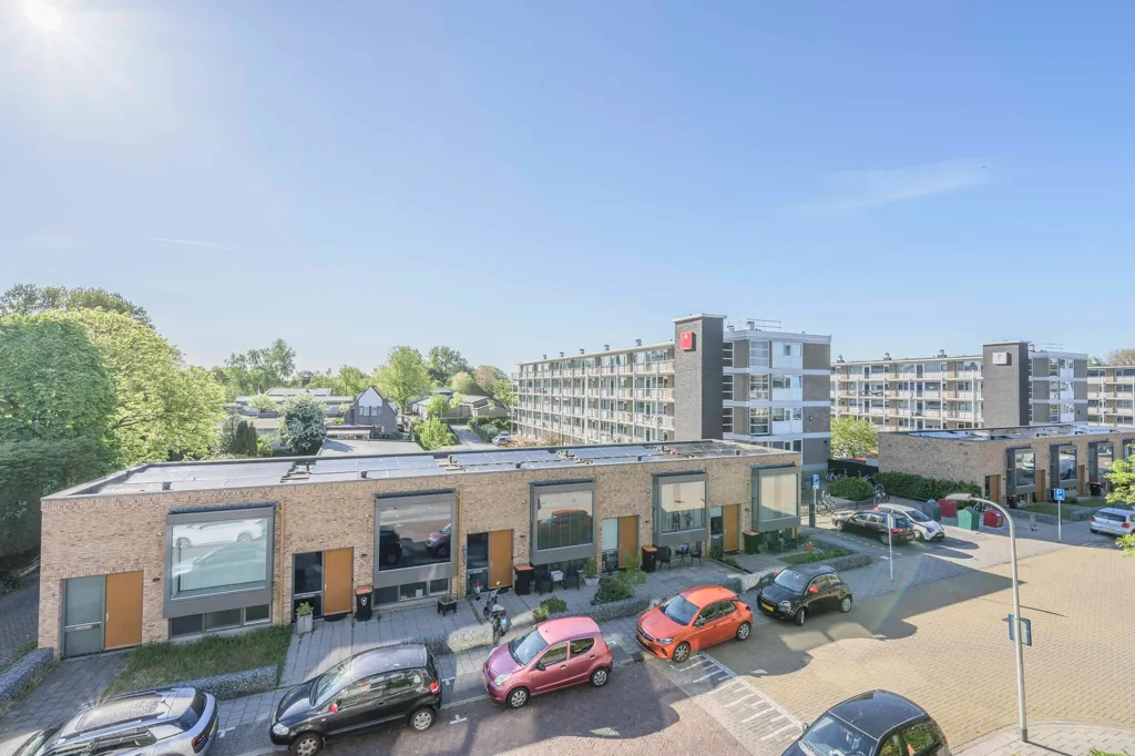 Välivaade - 4-Bedroom Apartment with Balcony in Katwijk