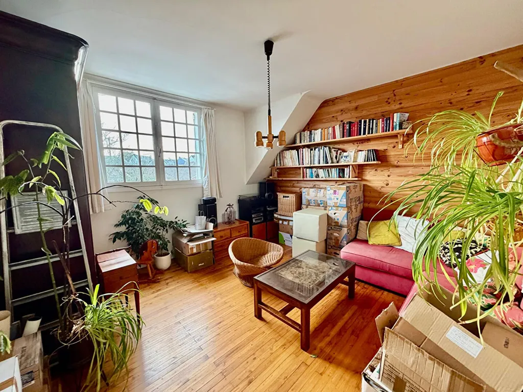 Elutuba - Spacious House with Workshop in Orvault