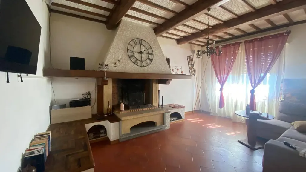 Séjour - Apartment with Balcony in Perignano