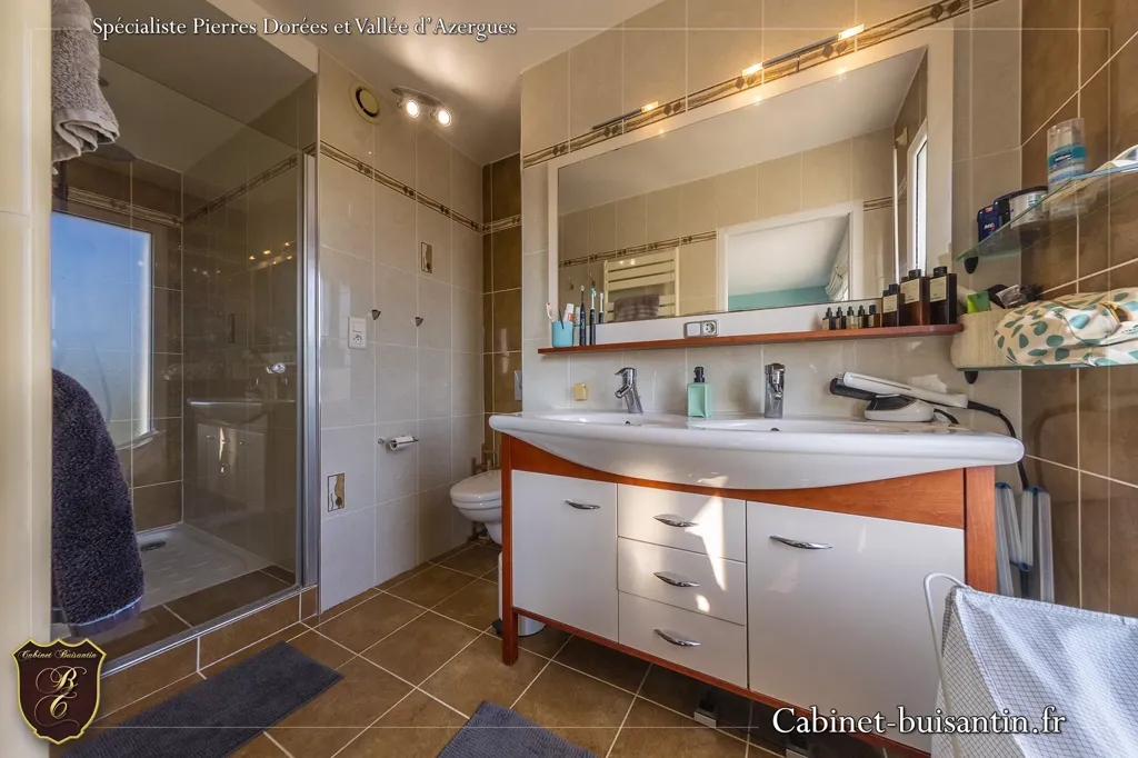 Vannitoad - Architectural Villa with 180° View in Chessy