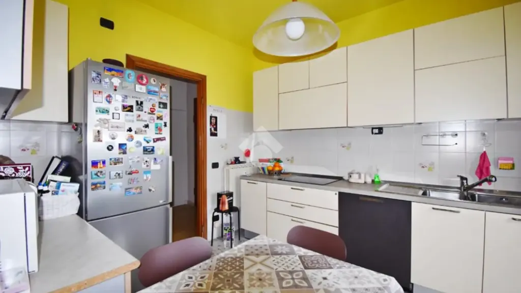 Cucina - Penthouse con vista sulle colline a Cascinette D'Ivrea