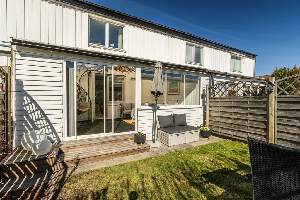 Jardin - Terraced House with Glazed Balcony in Central Värnamo