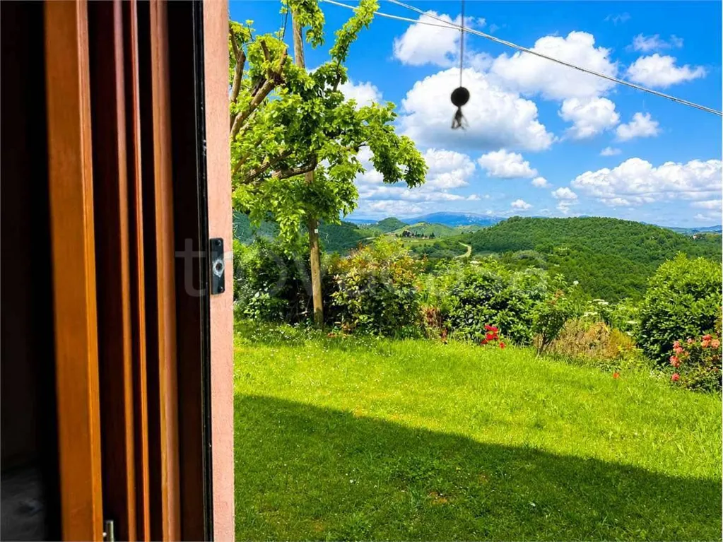 Toad - Rustic Casale with Garden in Urbino