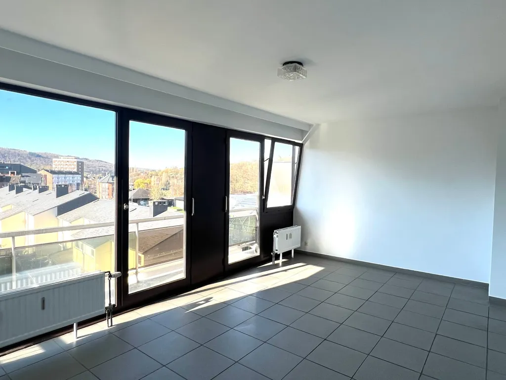 Toad - Studio with Garage in Salzinnes, Namur