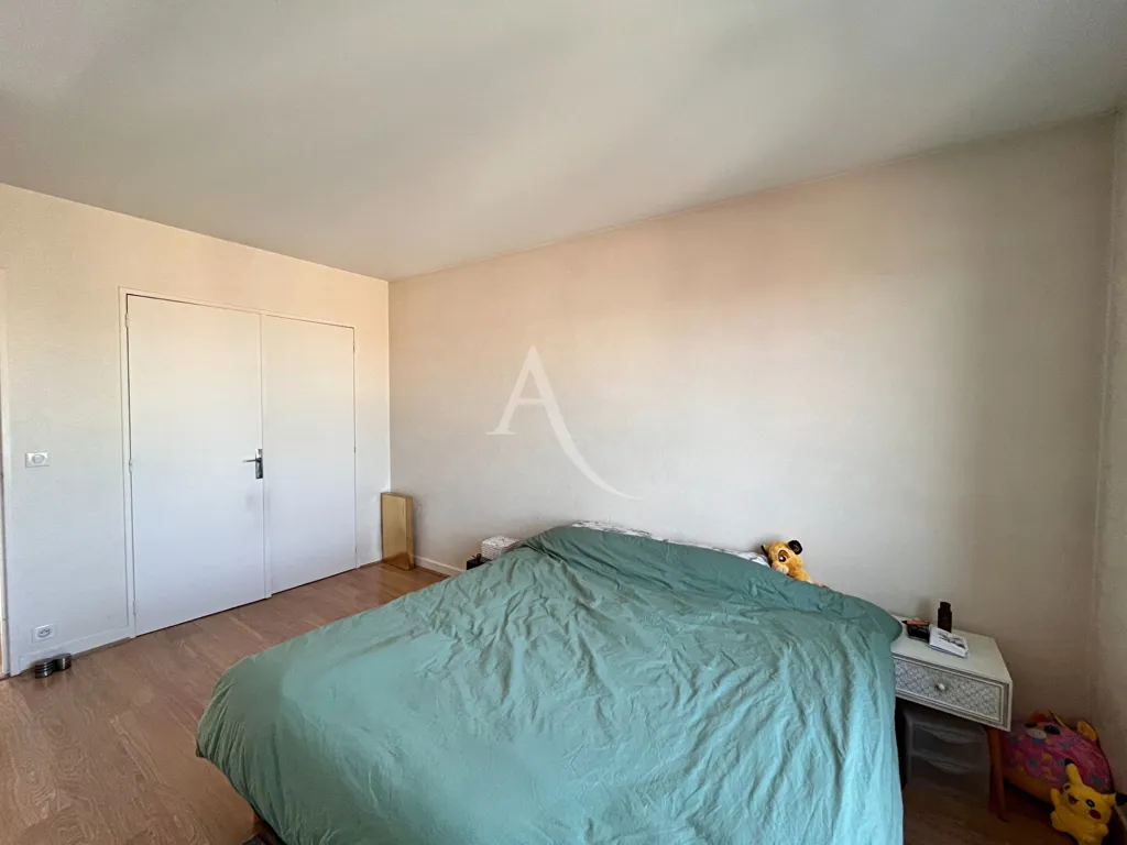 Camere da letto - Type 2 Flat with Cathedral View in Reims