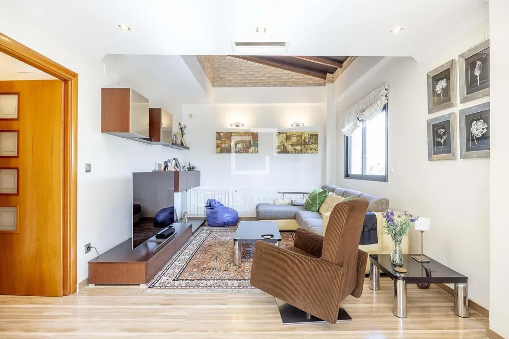 Elutuba - Luxury House with Pool in San Antonio de Benagéber