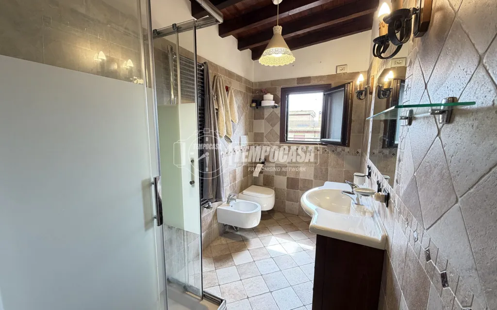 Salles de bain - Attico with Perimeter Terrace in Rome