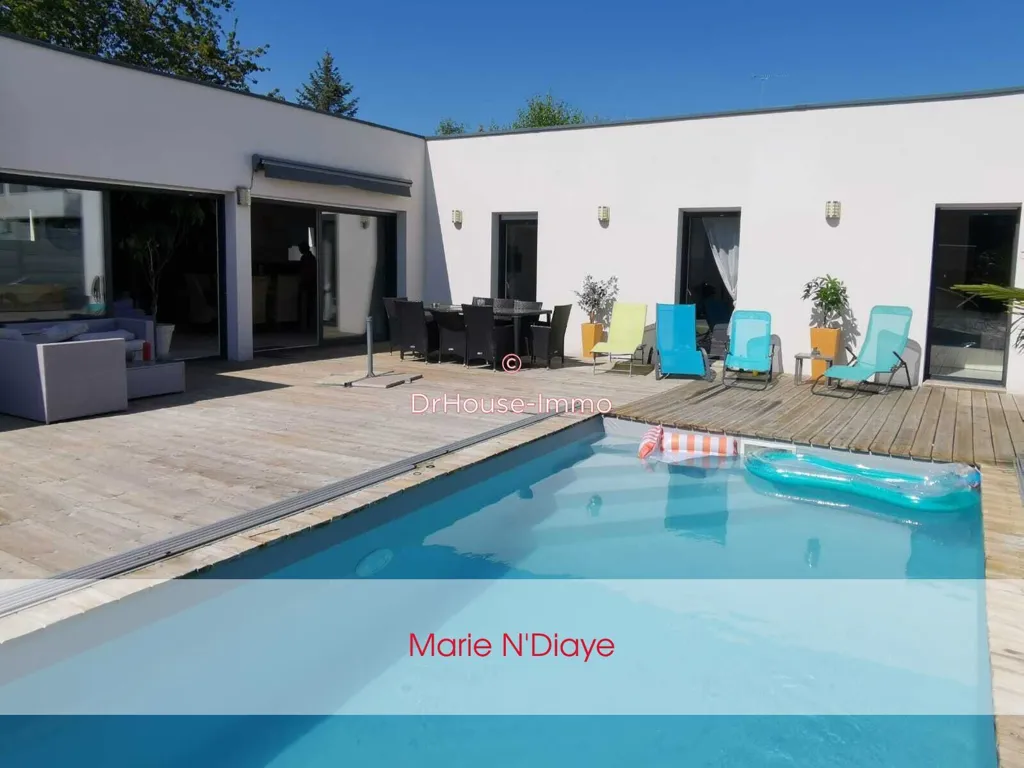 Bassein - House with Pool in Ploufragan