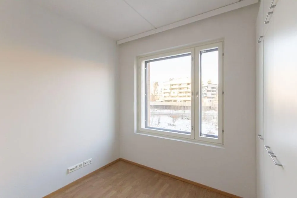 Pièces - Right-of-Occupancy Flat with Triple Aspect in Espoo