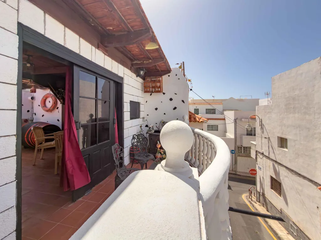 balcony