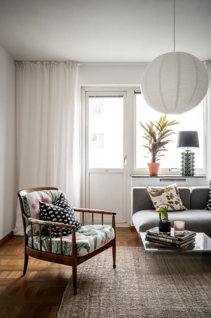 Séjour - Charming Renovated Flat with Balcony in Borås