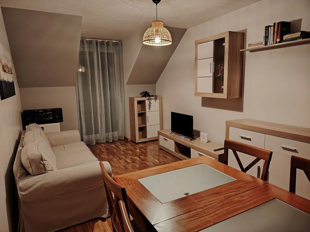Elutuba - Modern Penthouse with Balcony in Sama de Langreo