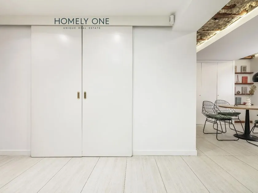 Esik - Reform Apartment with Balcony in Malasaña