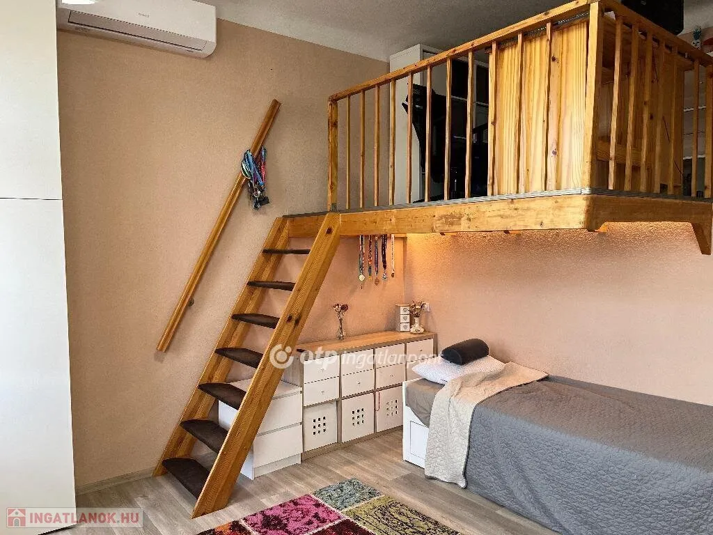 Magamistoad - Apartment with Gallery near Orczy Park, Budapest