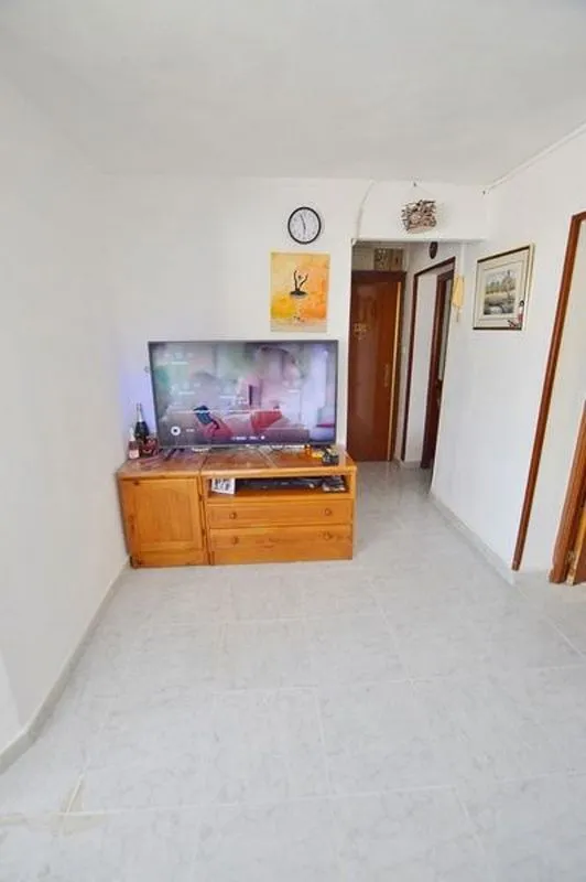 Elutuba - 2-Bed Apartment with Air Conditioning in Arcos, Madrid