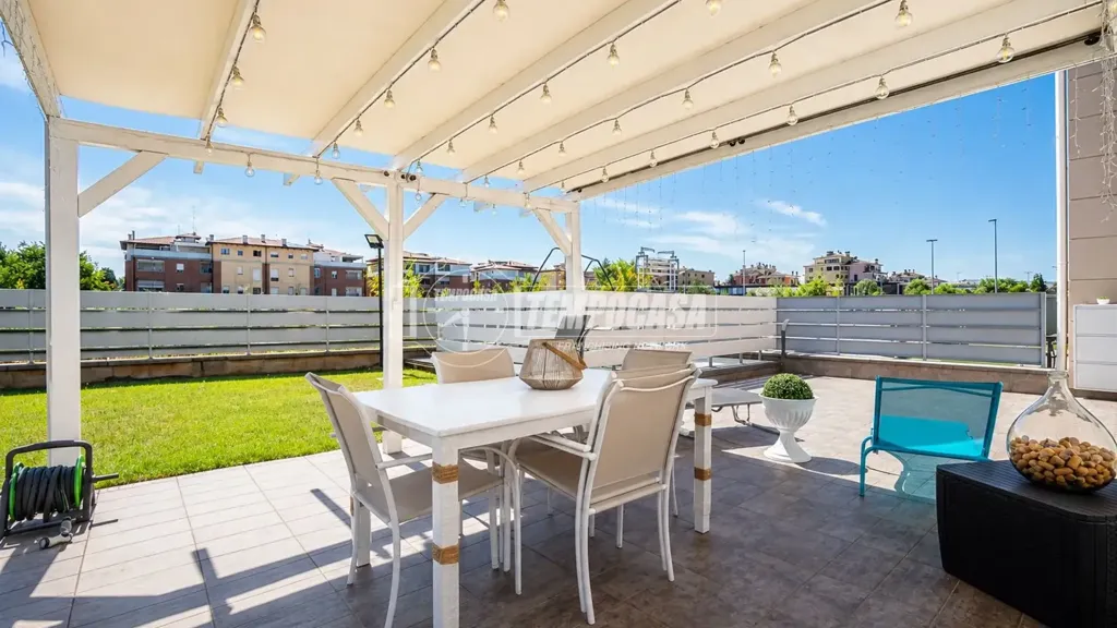 Terrasse - Modern Apartment with Private Garden in Vignola