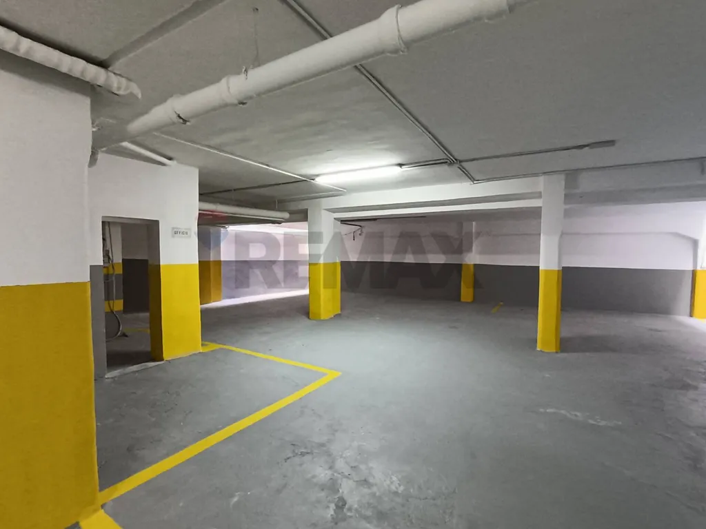 Garaaž - Garage Parking Space in Bari - San Pasquale